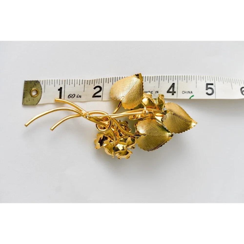 Vintage Gold Toned Green enamal flower leaves brooch pin boutonniere